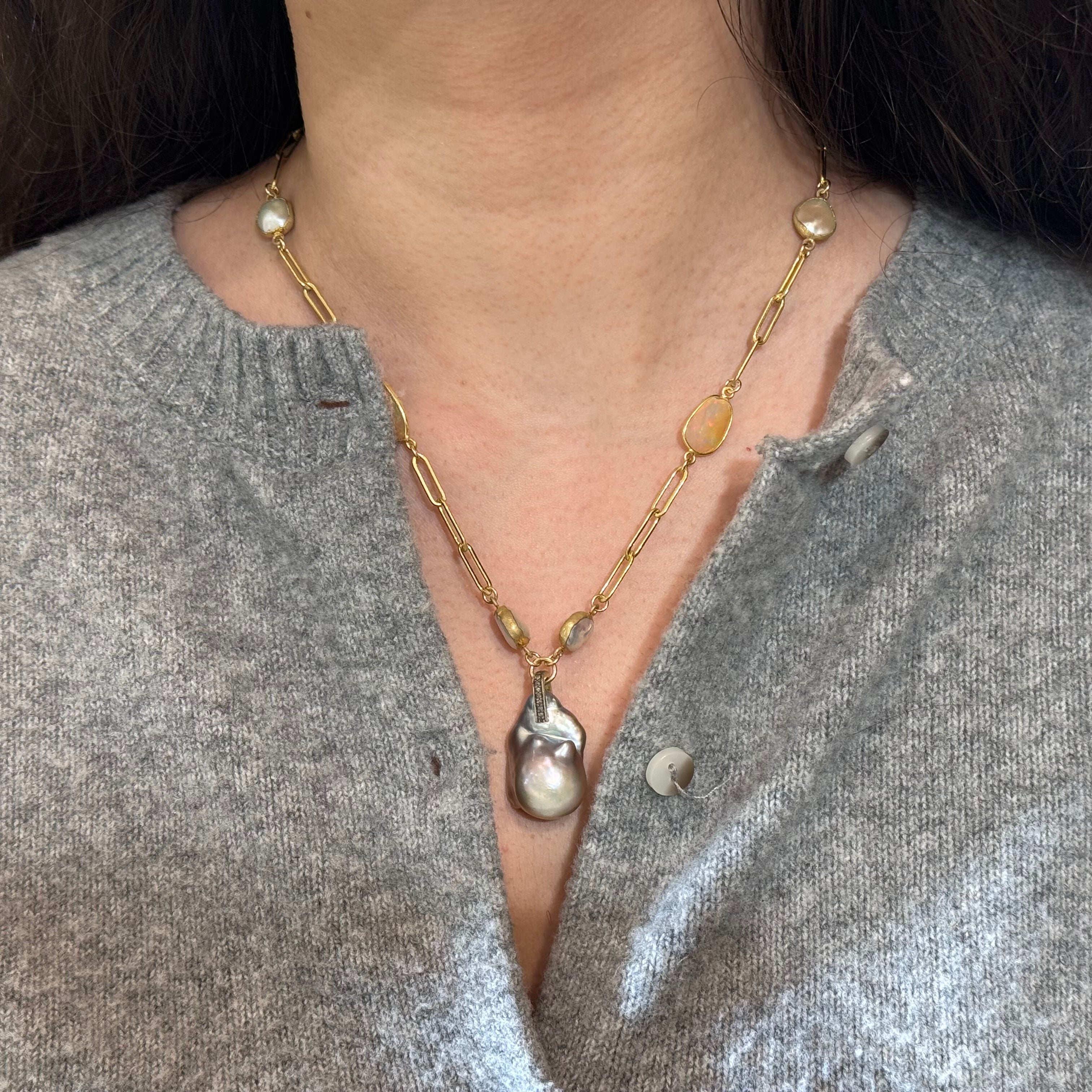 Kylie Pearl Pendant Necklace