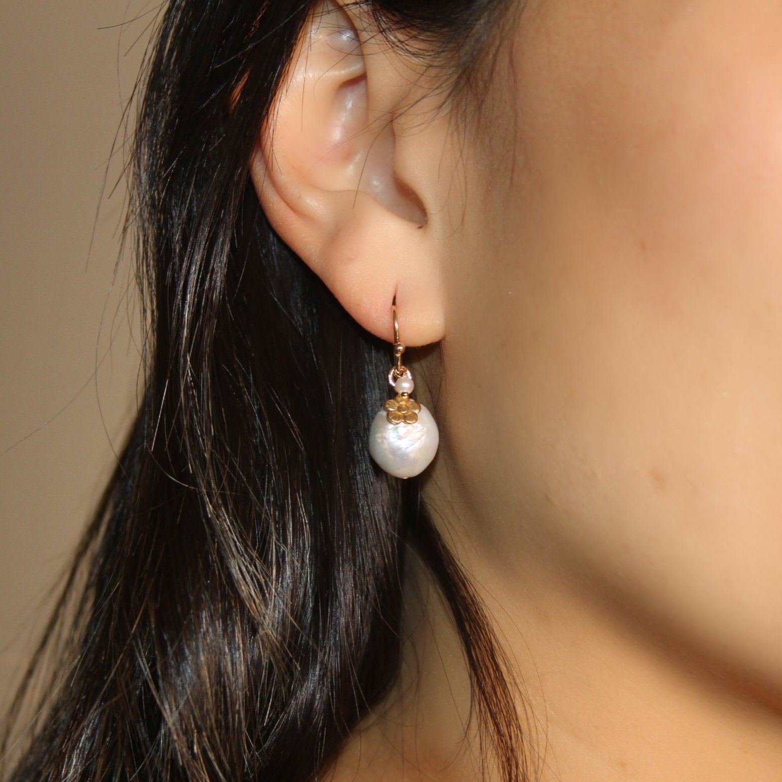 Flower Charm Pearl Earrings