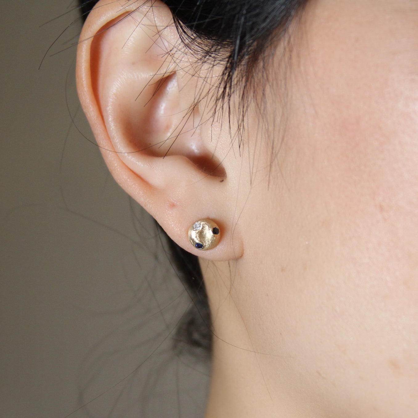 Oro Sapphire Diamonds Studs