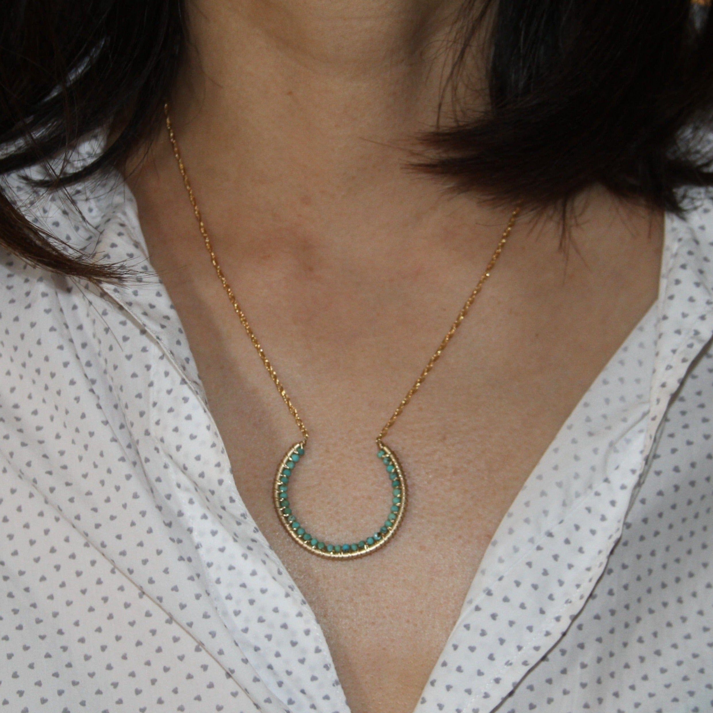 Gold wired Horseshoe Gem Necklace