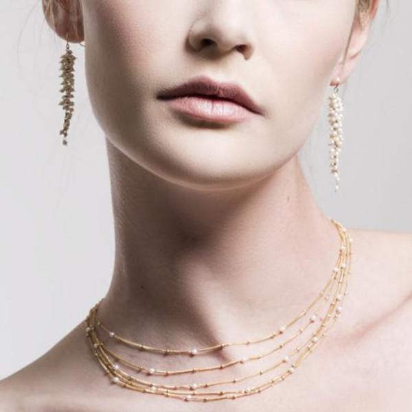 Pinot Gris Earrings in Pearl