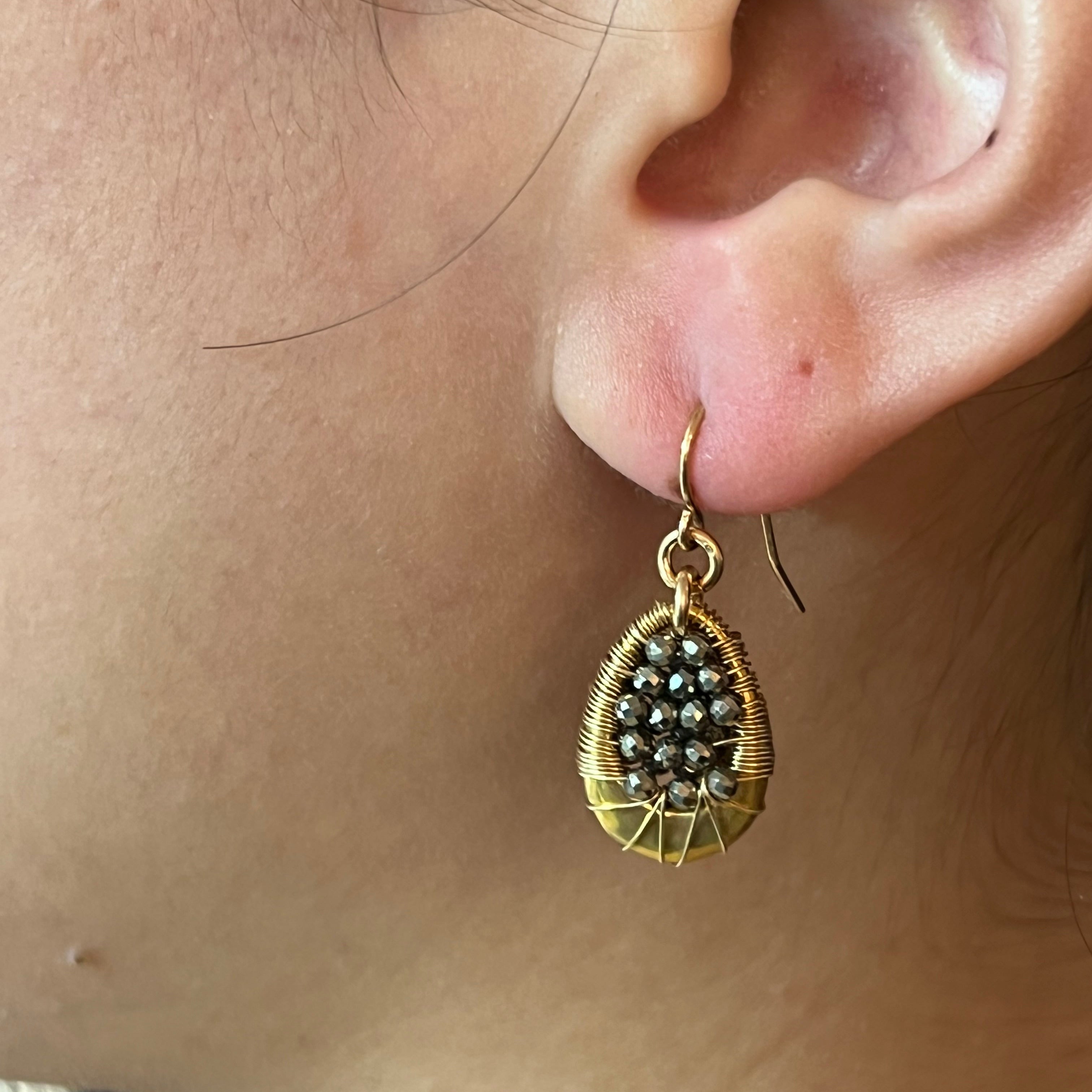 Mini Nopa Earrings - gold