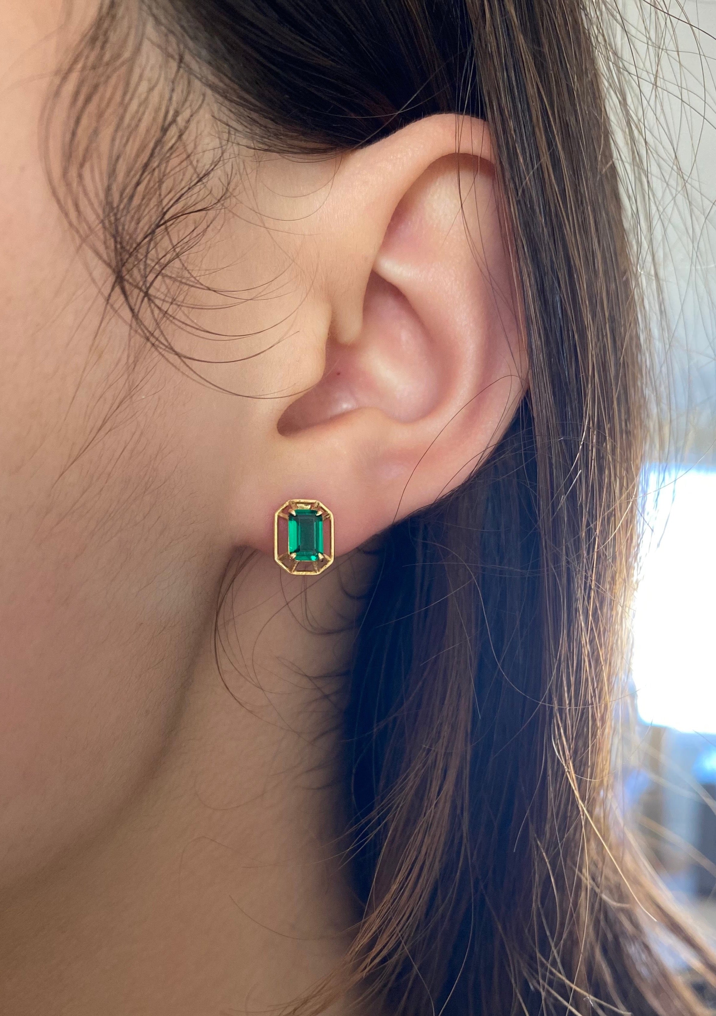 Framed Emerald Gold Ear Studs in 18k