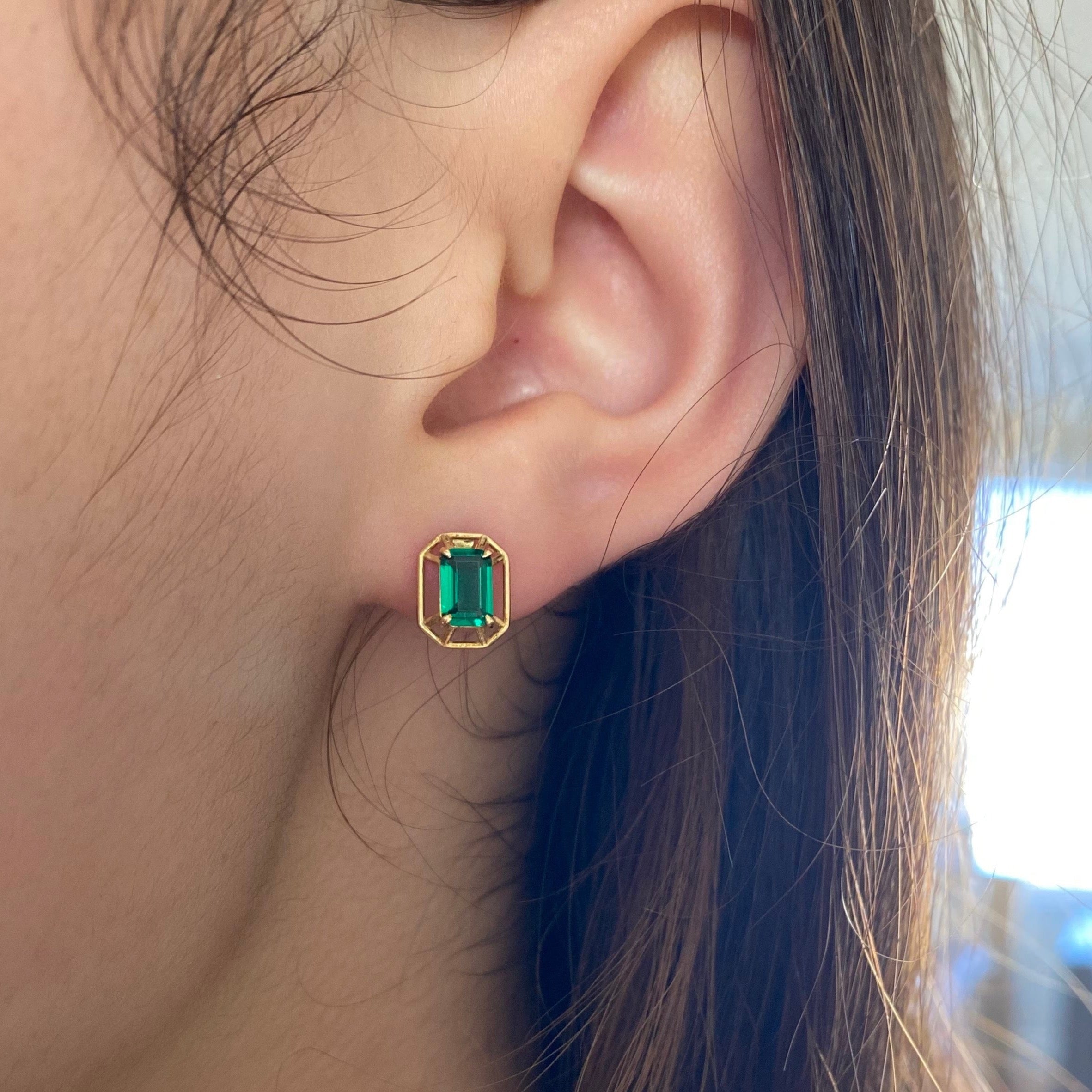 Framed Emerald Gold Ear Studs in 18k