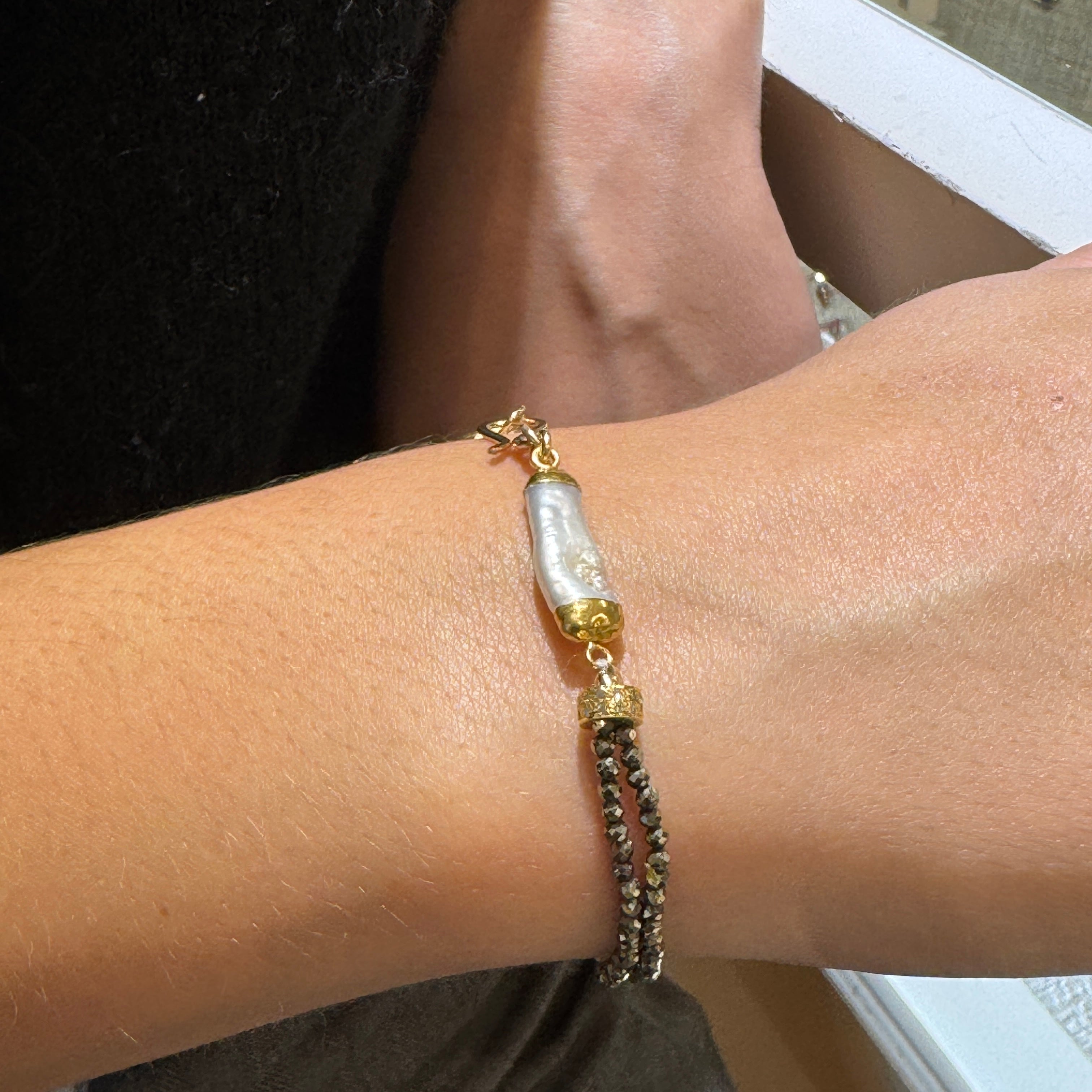 Golden Mixed Pyrite Pearly Bracelet (Long Pearl)