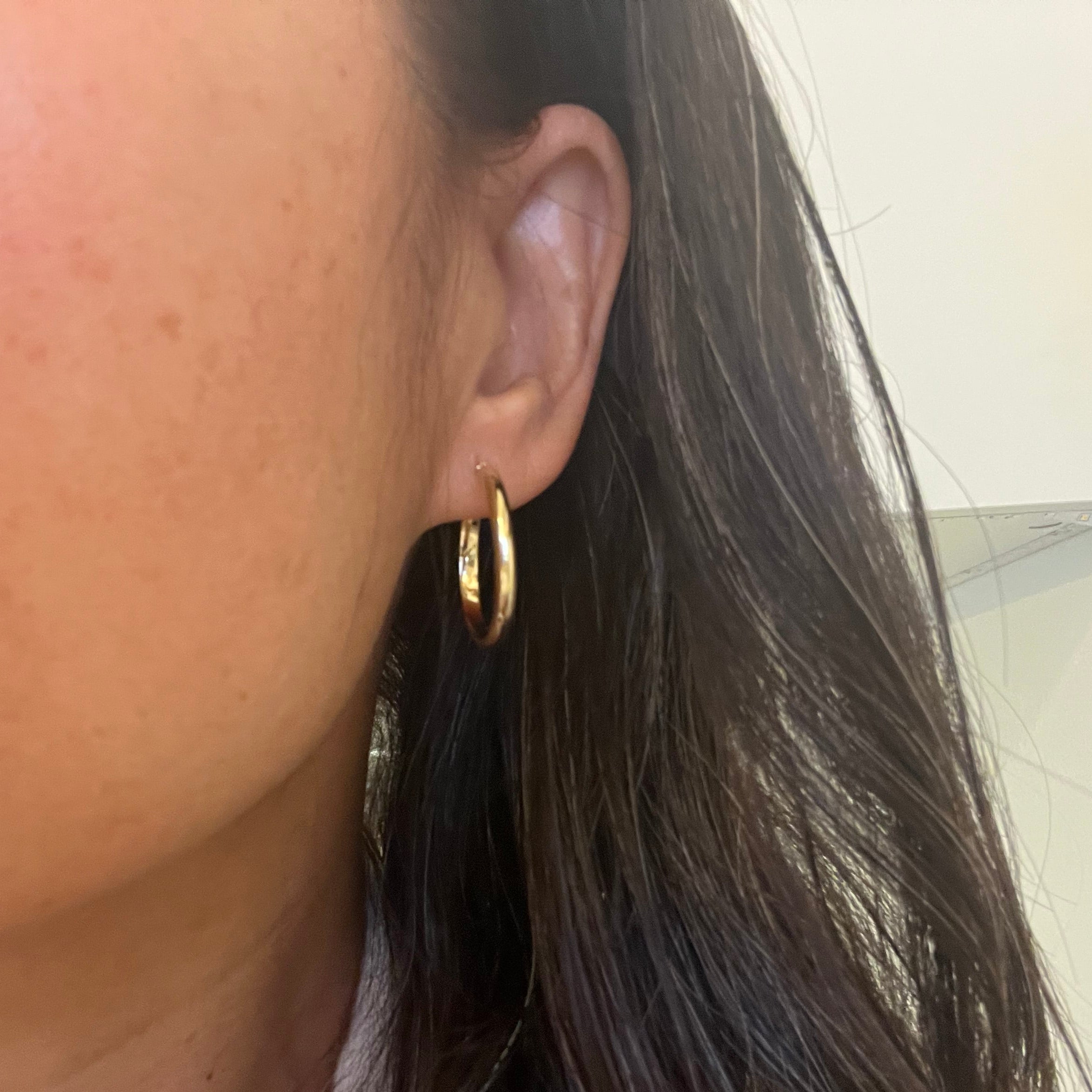 Leslie Simple Gold Hoops 14K