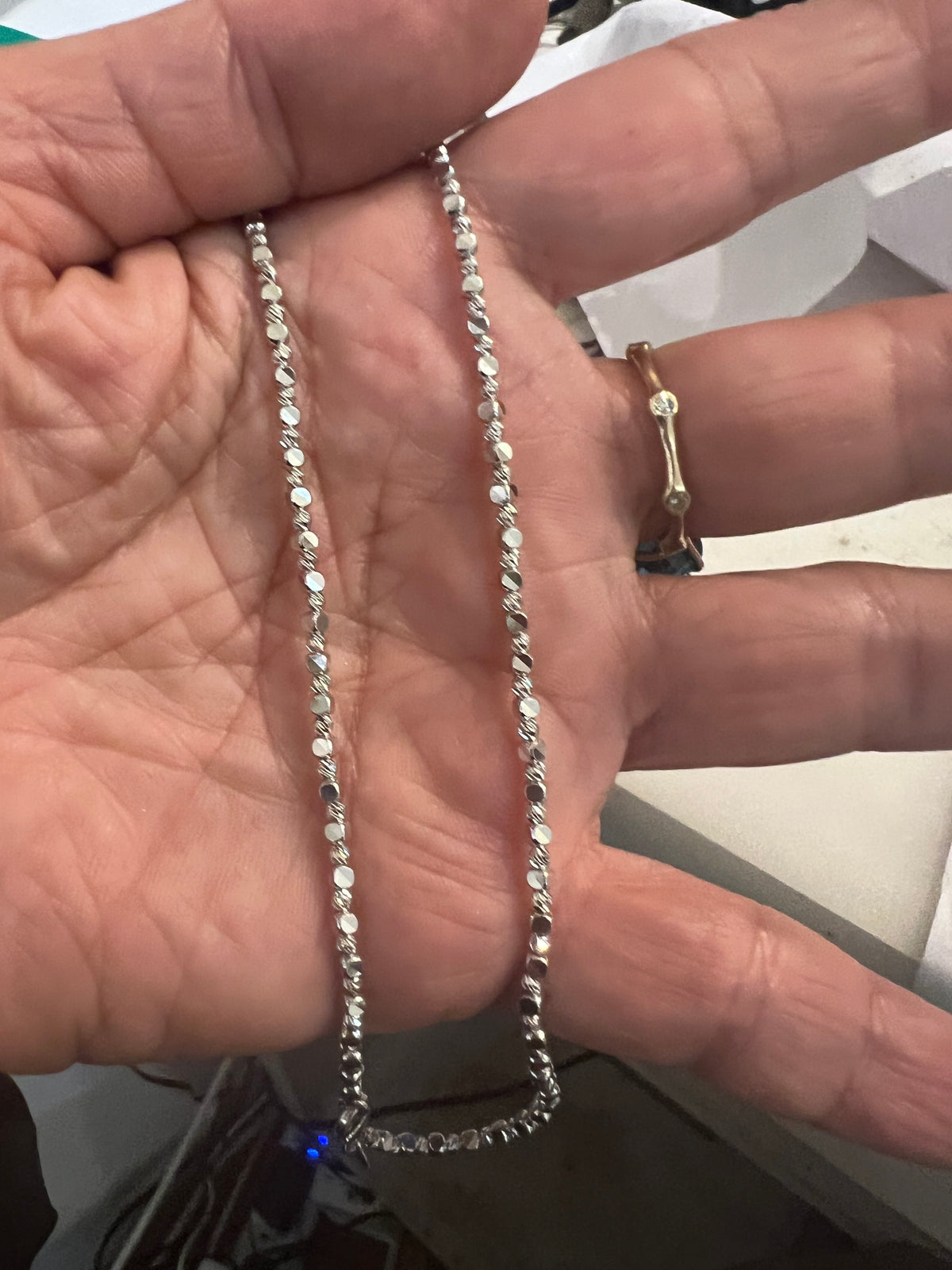 White gold shiny chain – Mabel Chong