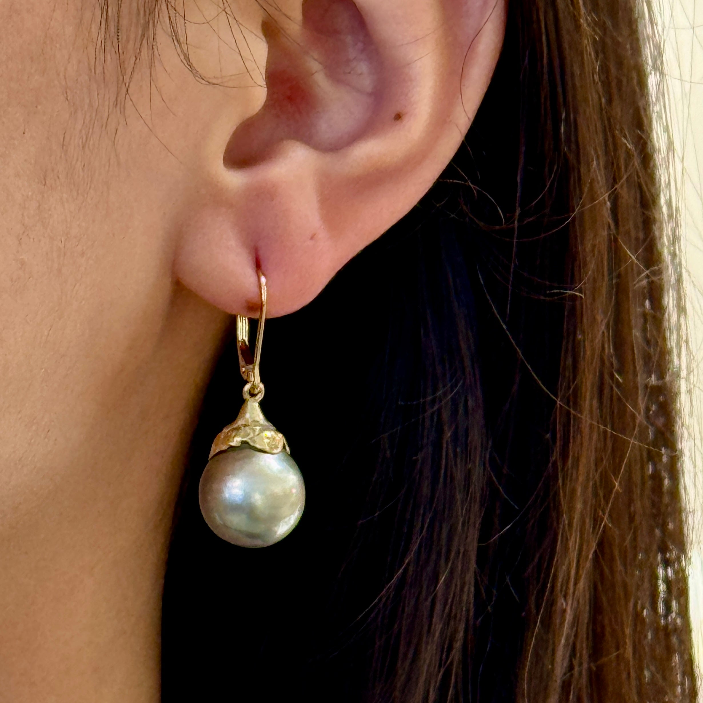 Daisy Gray Pearl Earrings
