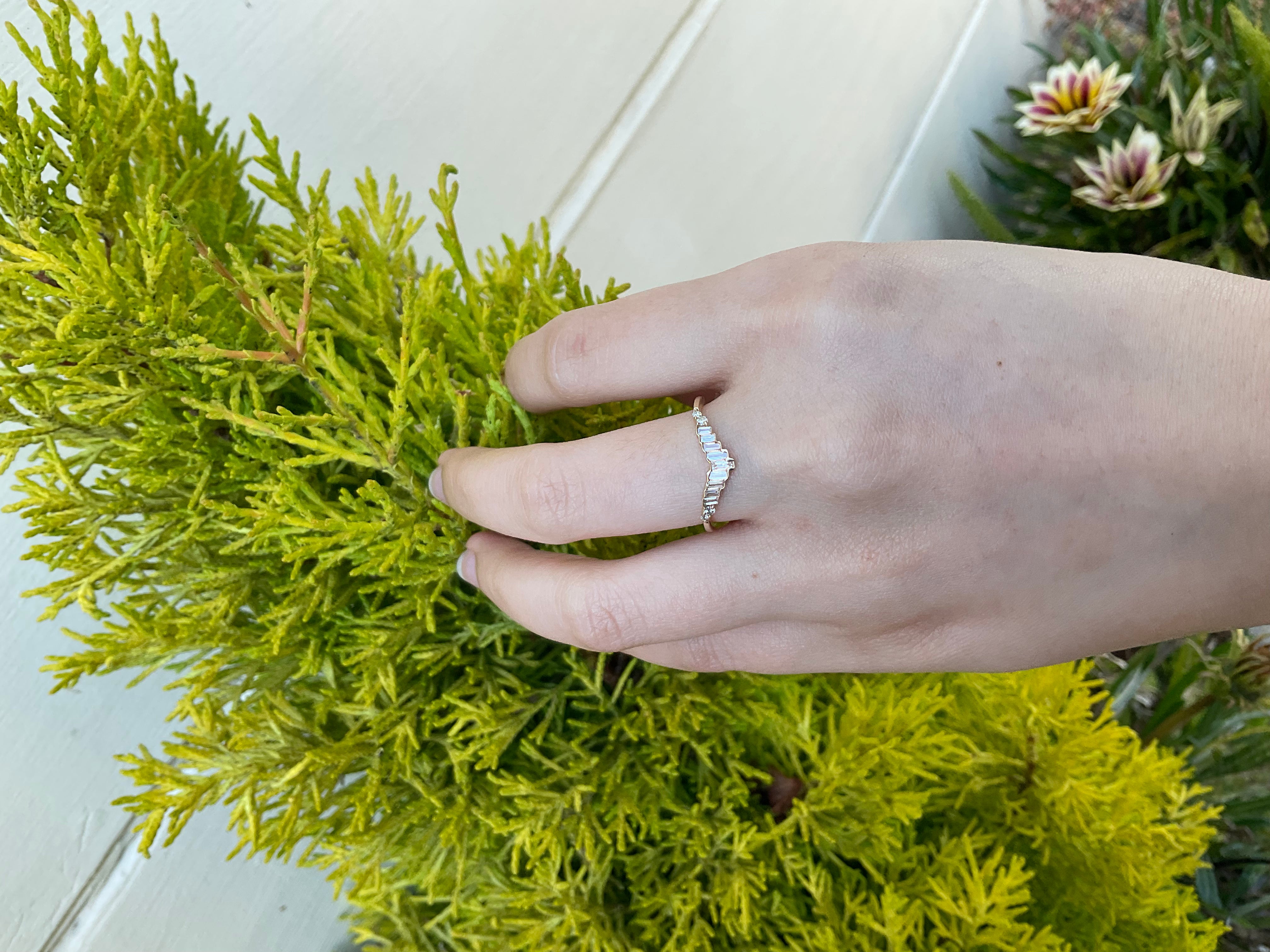 Baguette Crown diamond ring