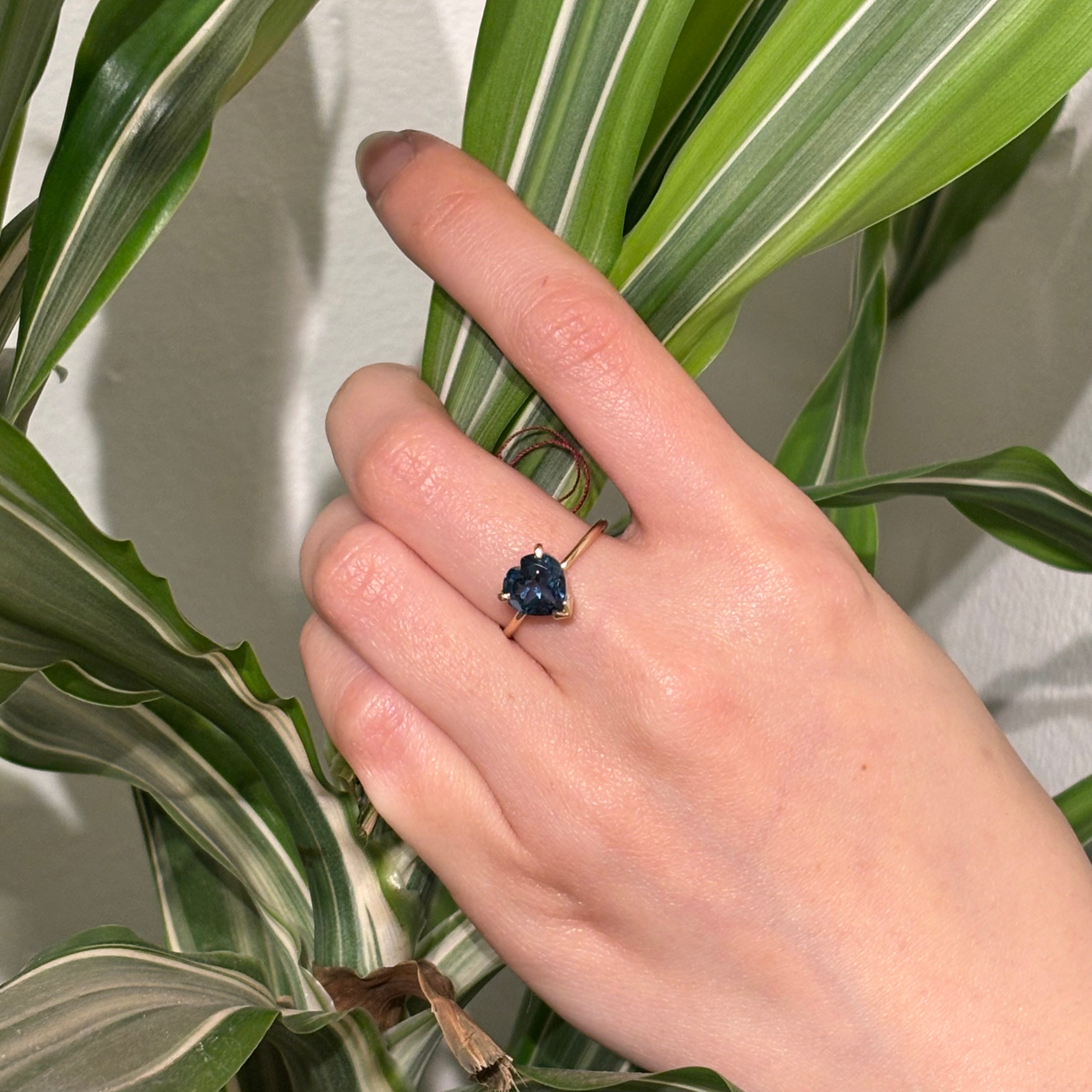 Hearty London Blue Ring In 14k