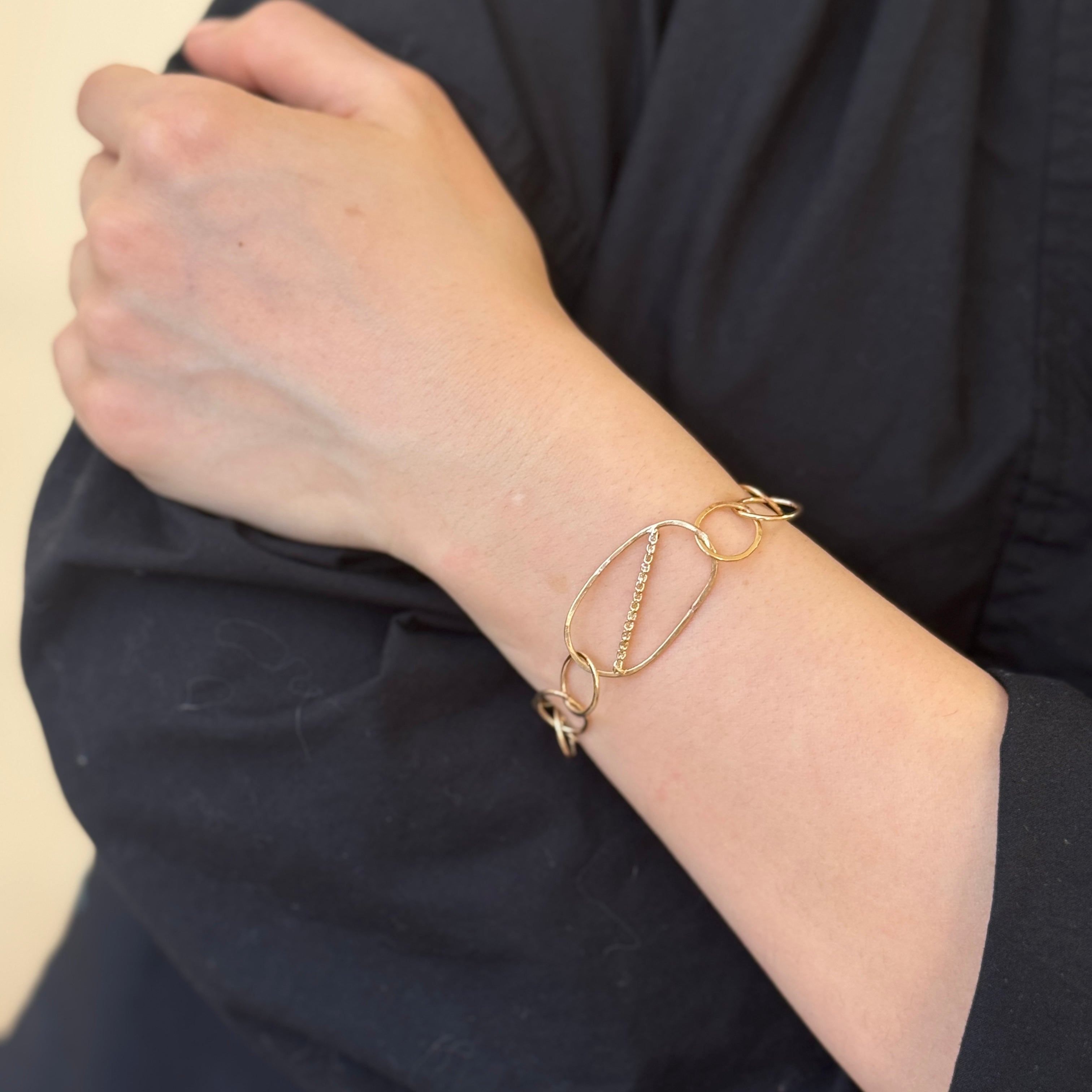 Circle Link Diamond Bar Bracelet
