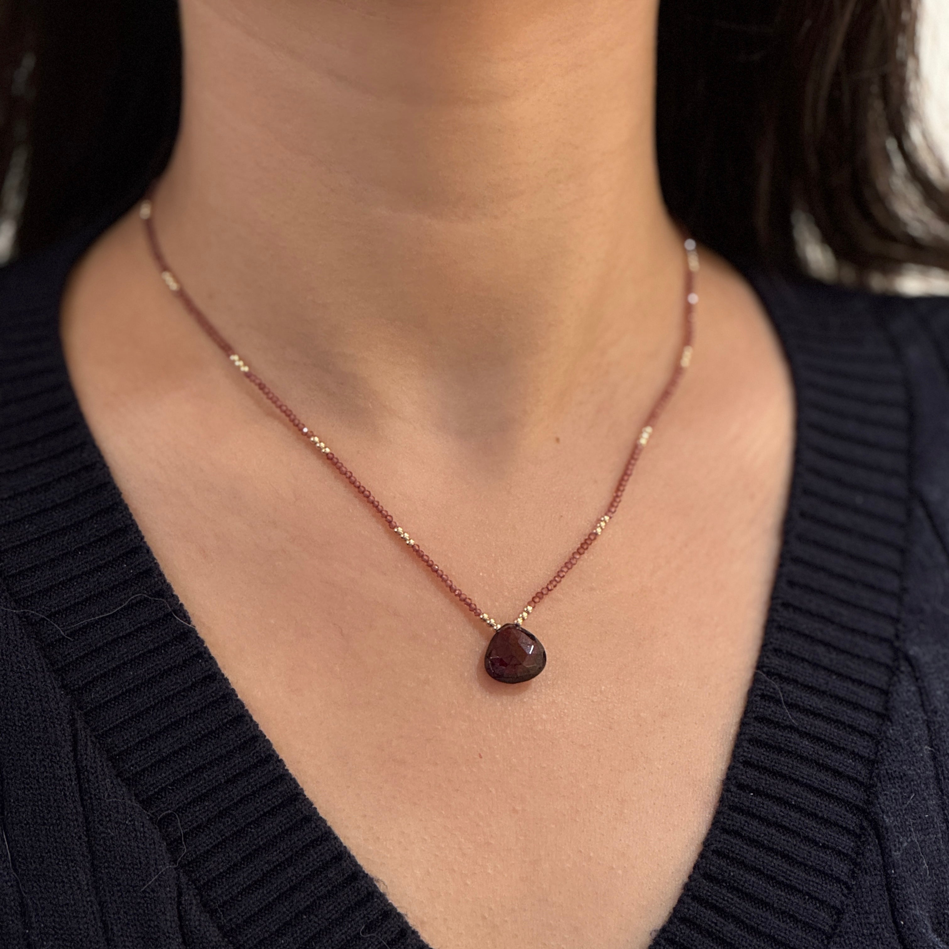 Center Gem Dainty Beads Necklace