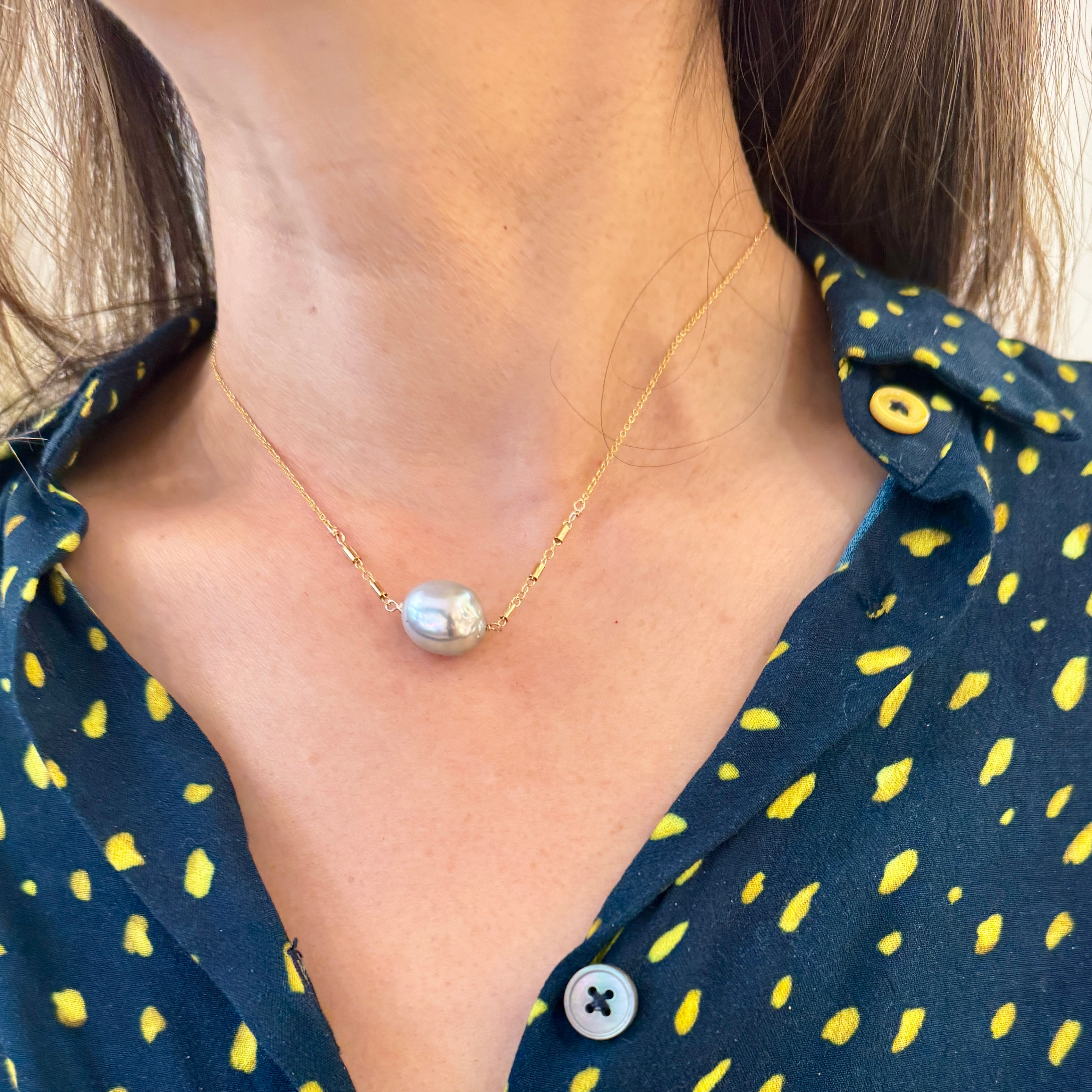 Horizontal Pearl Necklace