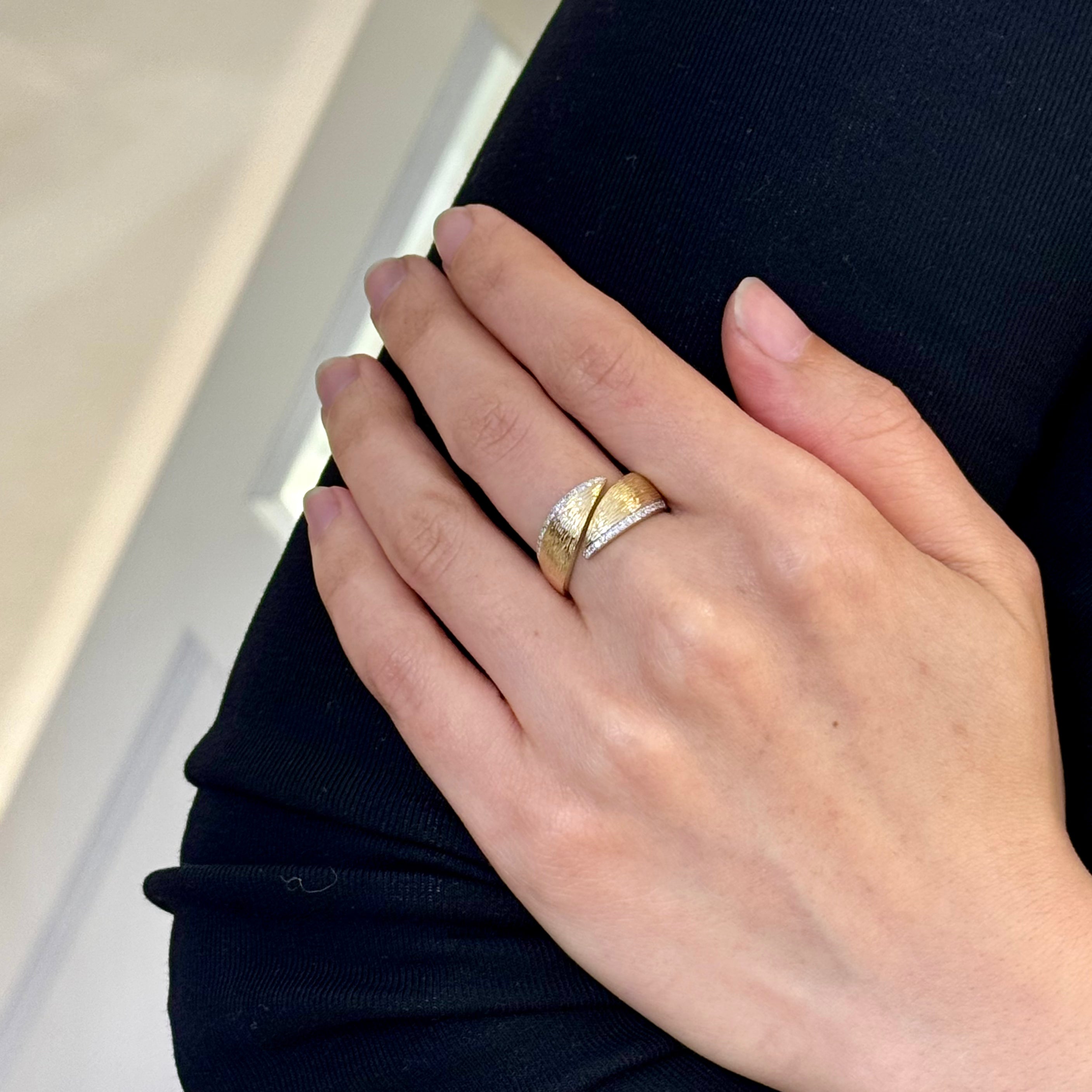 Manta Ray Gold Ring In 14K
