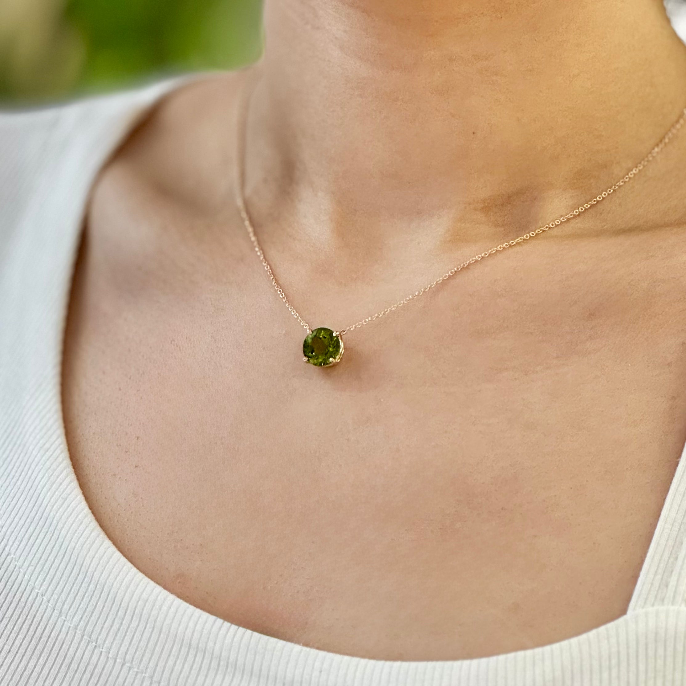 Simply Peridot Pendant Necklace in 14k