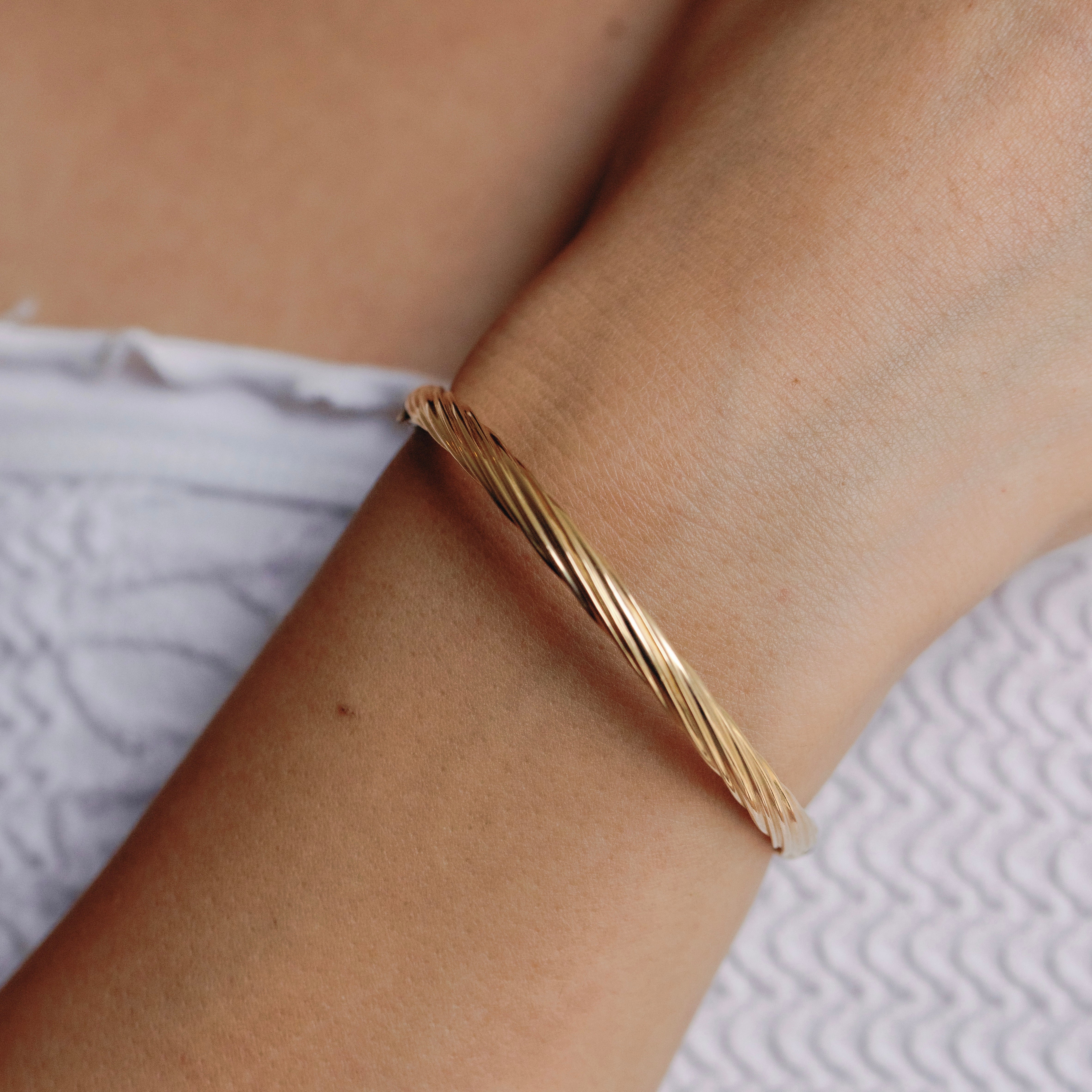 Twisted Gold Bangle Bracelet 14k