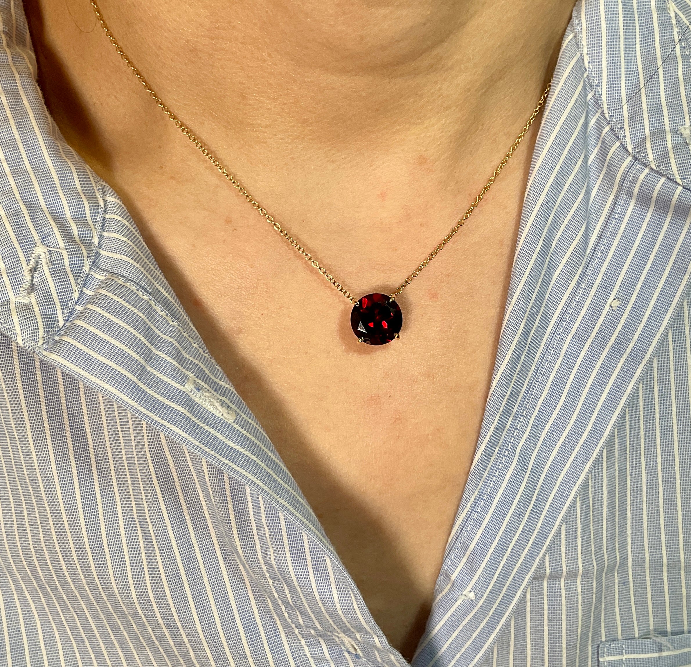 Circle Garnet Pendant Necklace in 14k