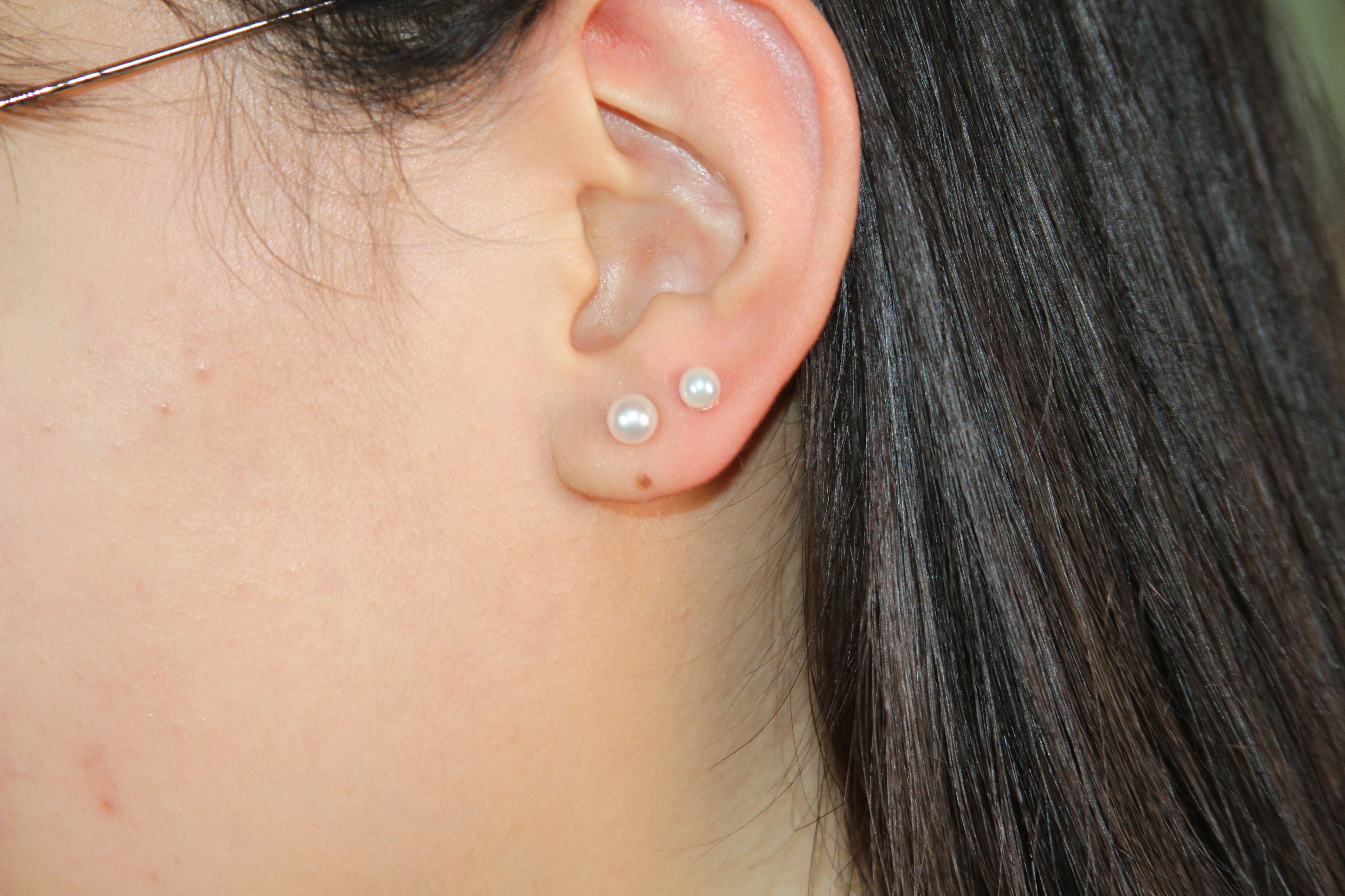 Round Pearl Studs Earrings