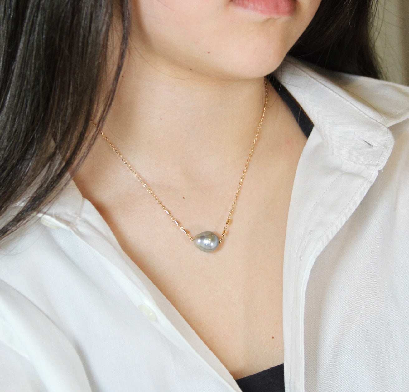 Horizontal Pearl Necklace