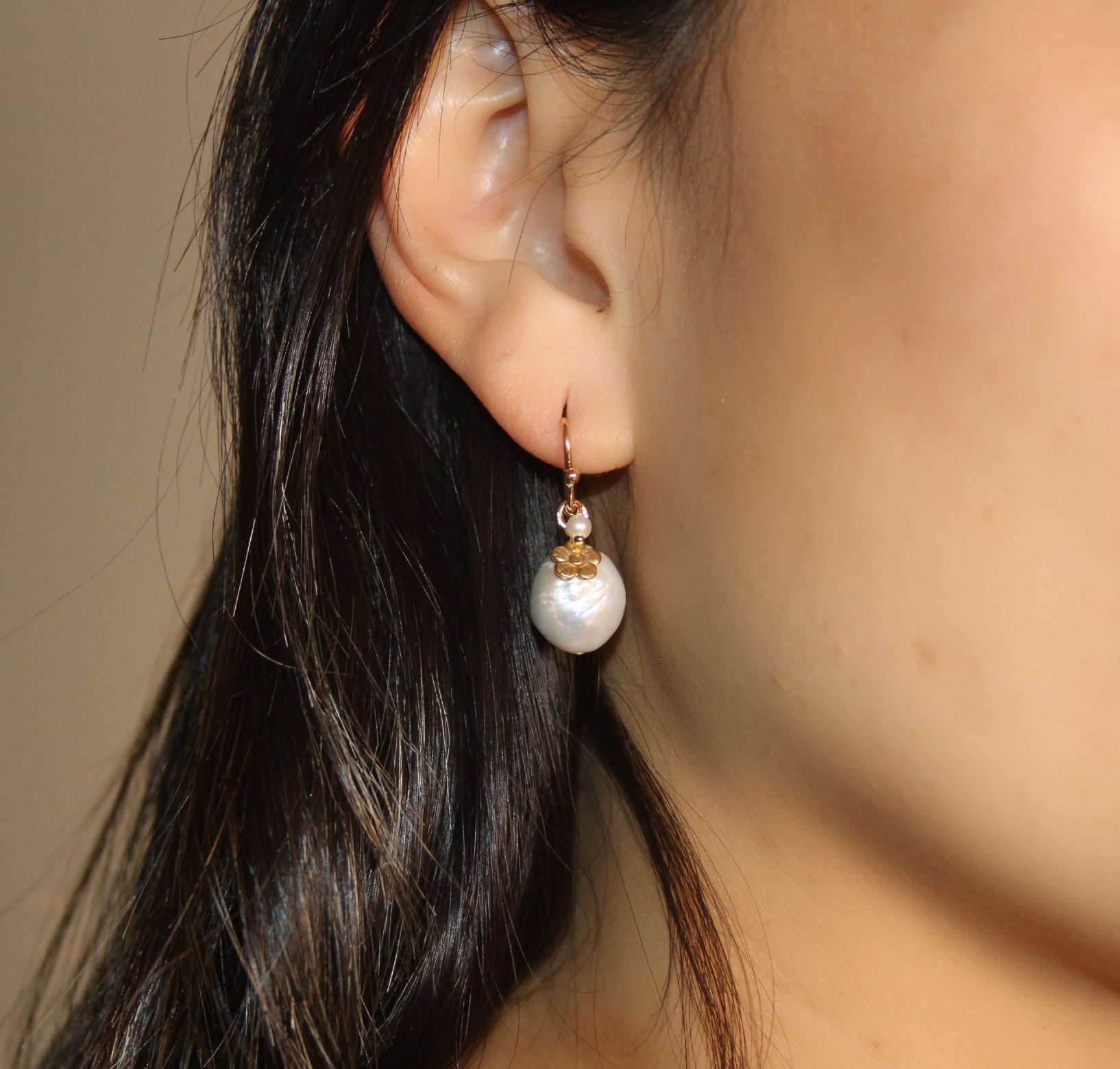 Flower Charm Pearl Earrings