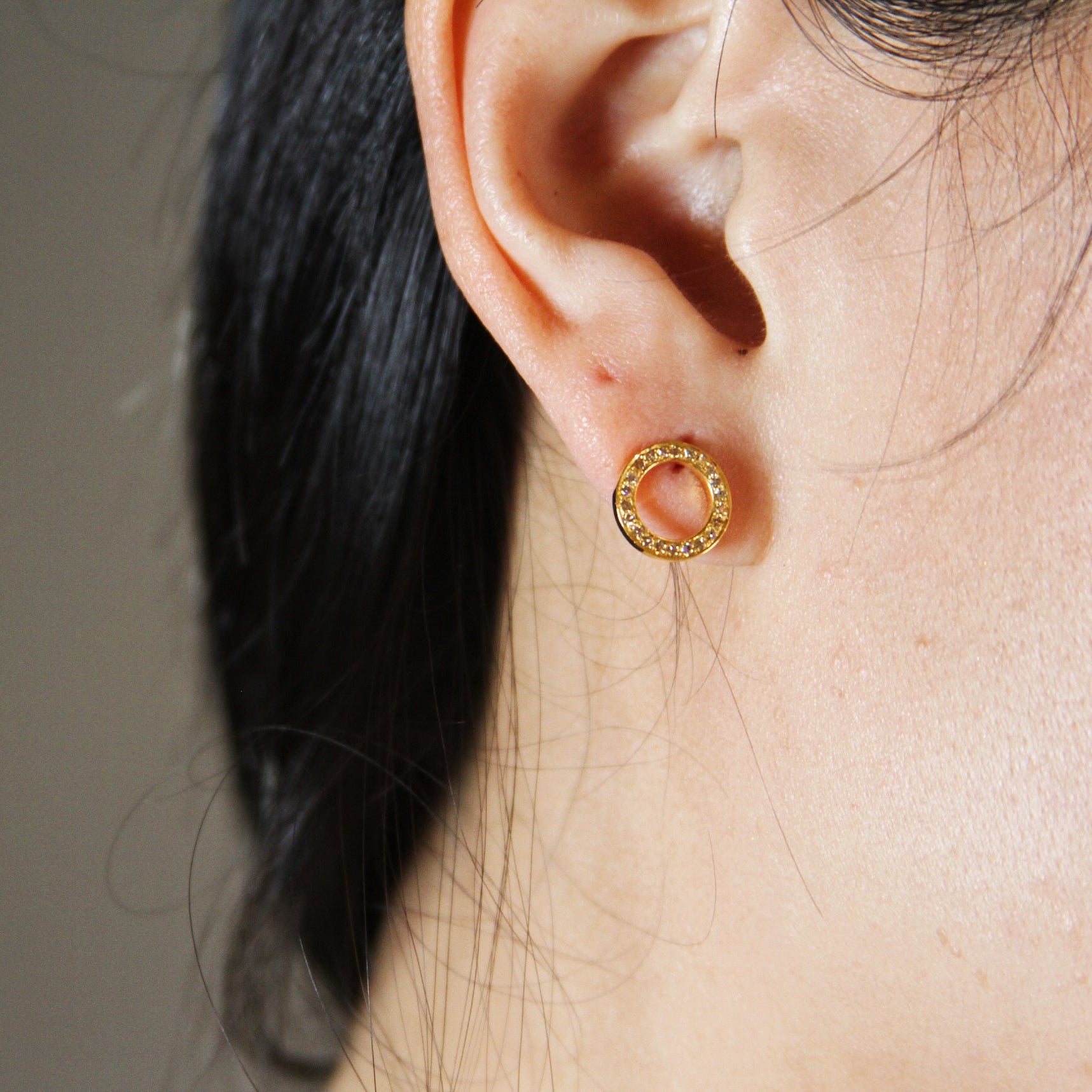 Diamond Circle Studs-18k