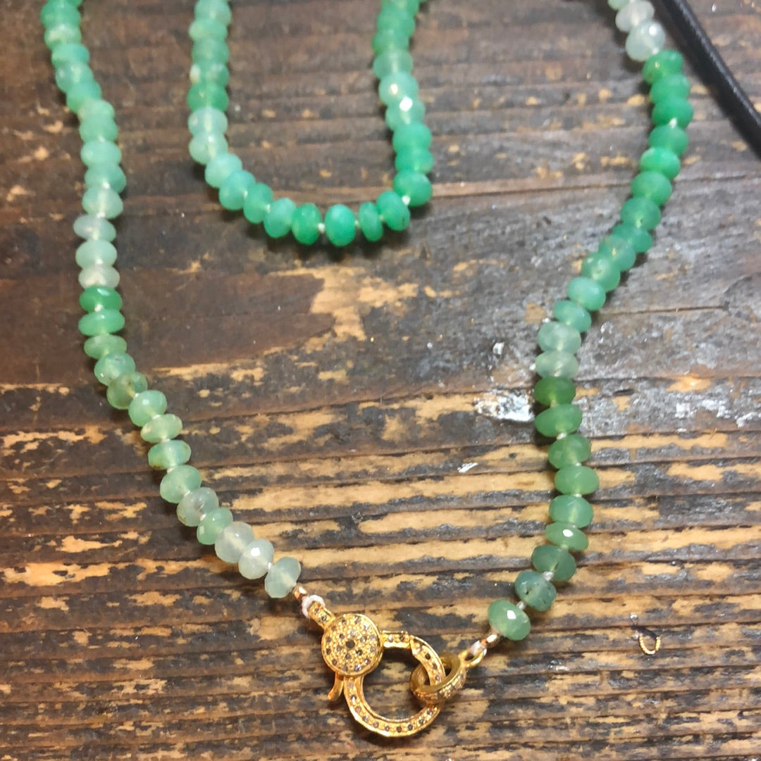 Chrysoprase gold plated claps necklace