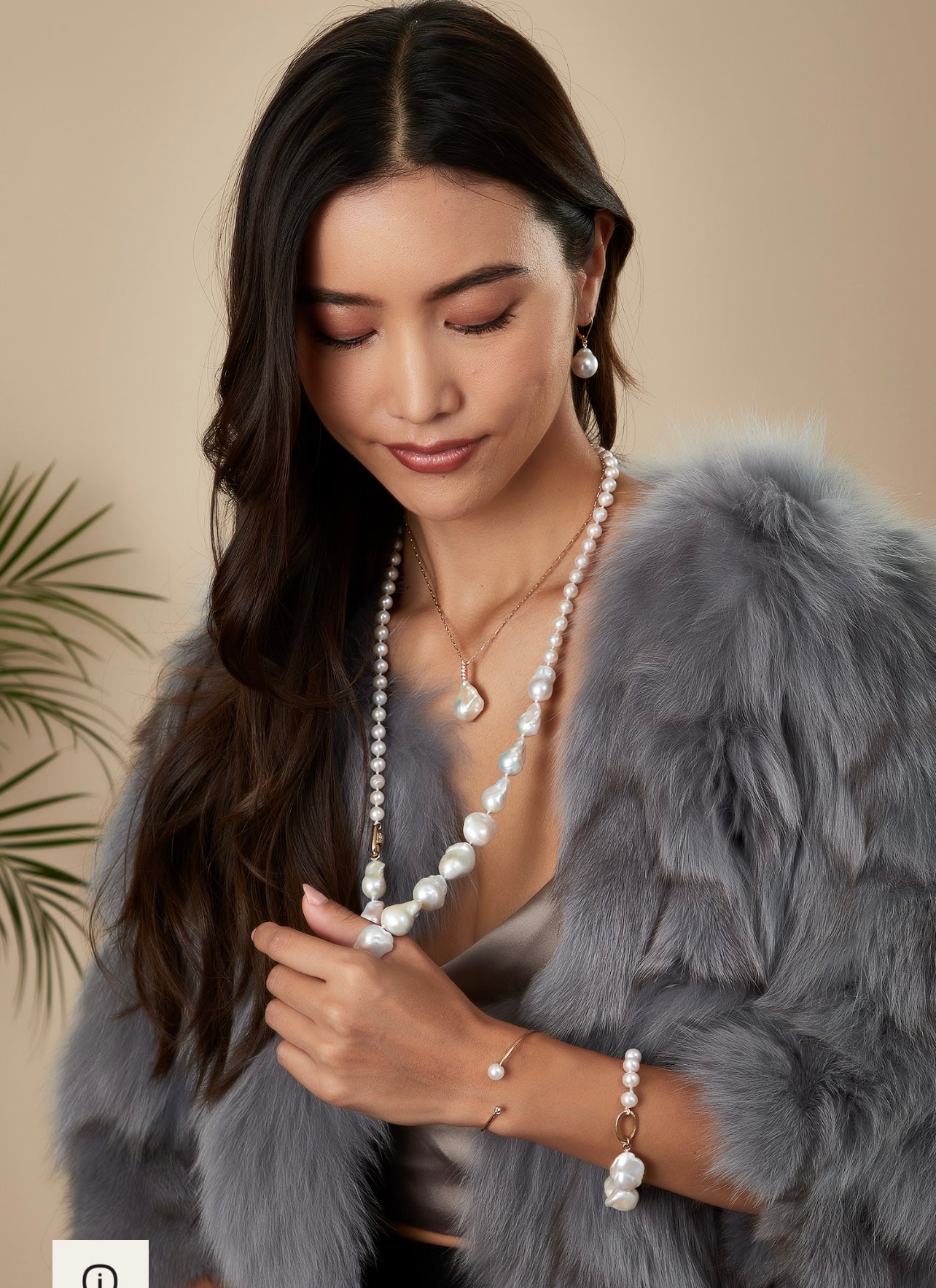 Kylie Baroque Pearl Necklace