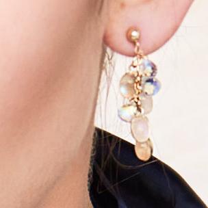 Quasi Una Fantasia Earrings - Moonstone