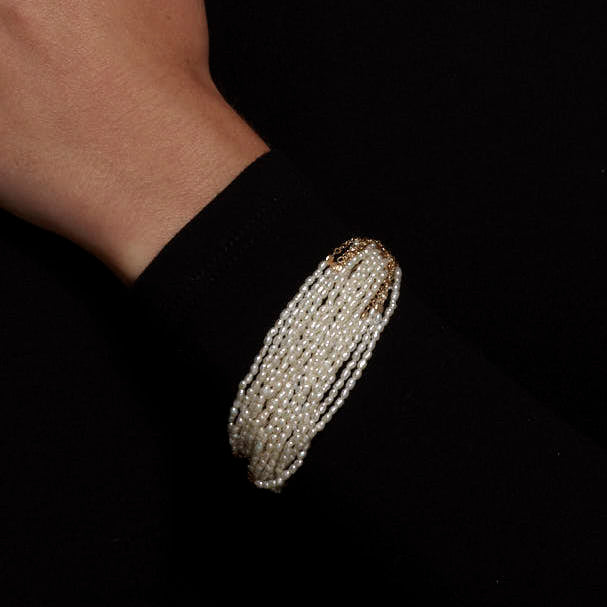 Golden Dolores Pearl Bracelet